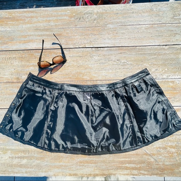 Divided Skirt Faux Vegan Textured Leather Full Front Snap-On - Picture 9 of 13